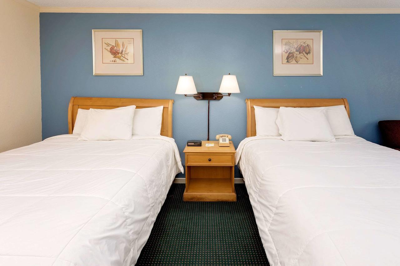 Days Inn By Wyndham Turbeville Shiloh Exterior photo