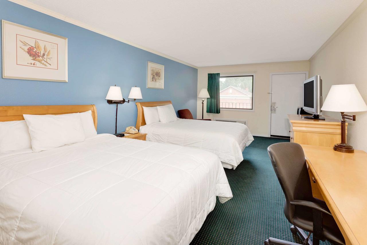 Days Inn By Wyndham Turbeville Shiloh Exterior photo